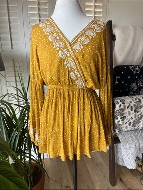 🌼 Hailey & Co Mustard Embroidered Boho Blouse | Size Small 🌼